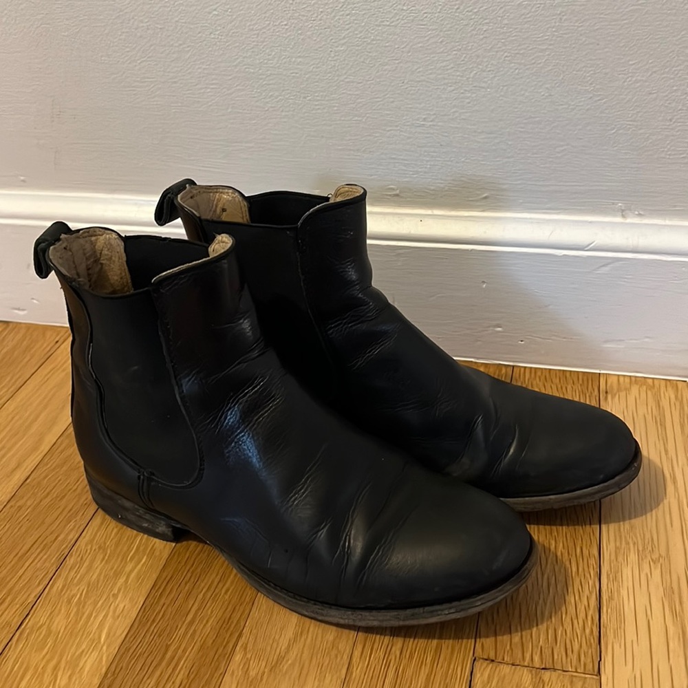 Frye Leather Chelsea Booties - Black - Size 8 - GUC